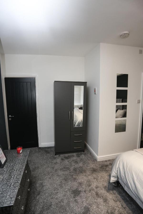 Cheerful 4-Bedroom Home In Sheffield Walkley Exterior foto