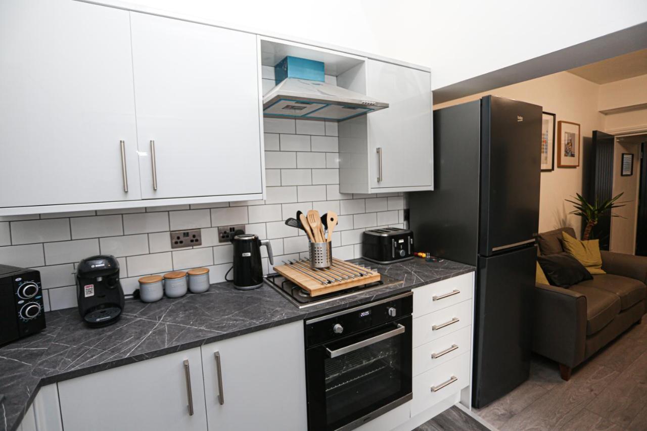 Cheerful 4-Bedroom Home In Sheffield Walkley Exterior foto