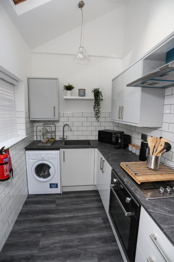 Cheerful 4-Bedroom Home In Sheffield Walkley Exterior foto